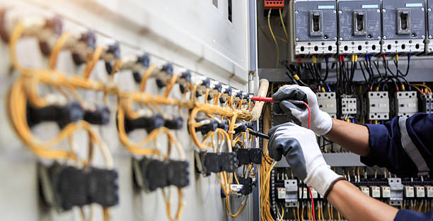 Professional Electrician technician working in Rainbow City, AL